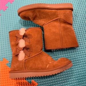 Koolaburra by UGG Victoria Short Boots Chestnut Suede Bows Women's 8